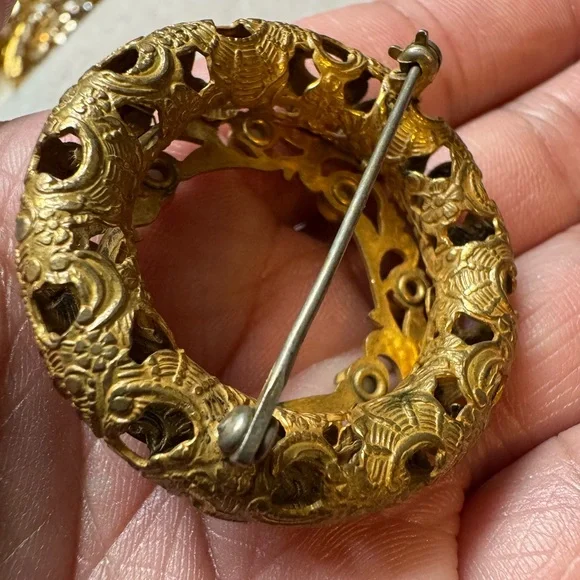 Unsigned Vintage Miriam Haskell preowned vintage brooch - Picture 8 of 17